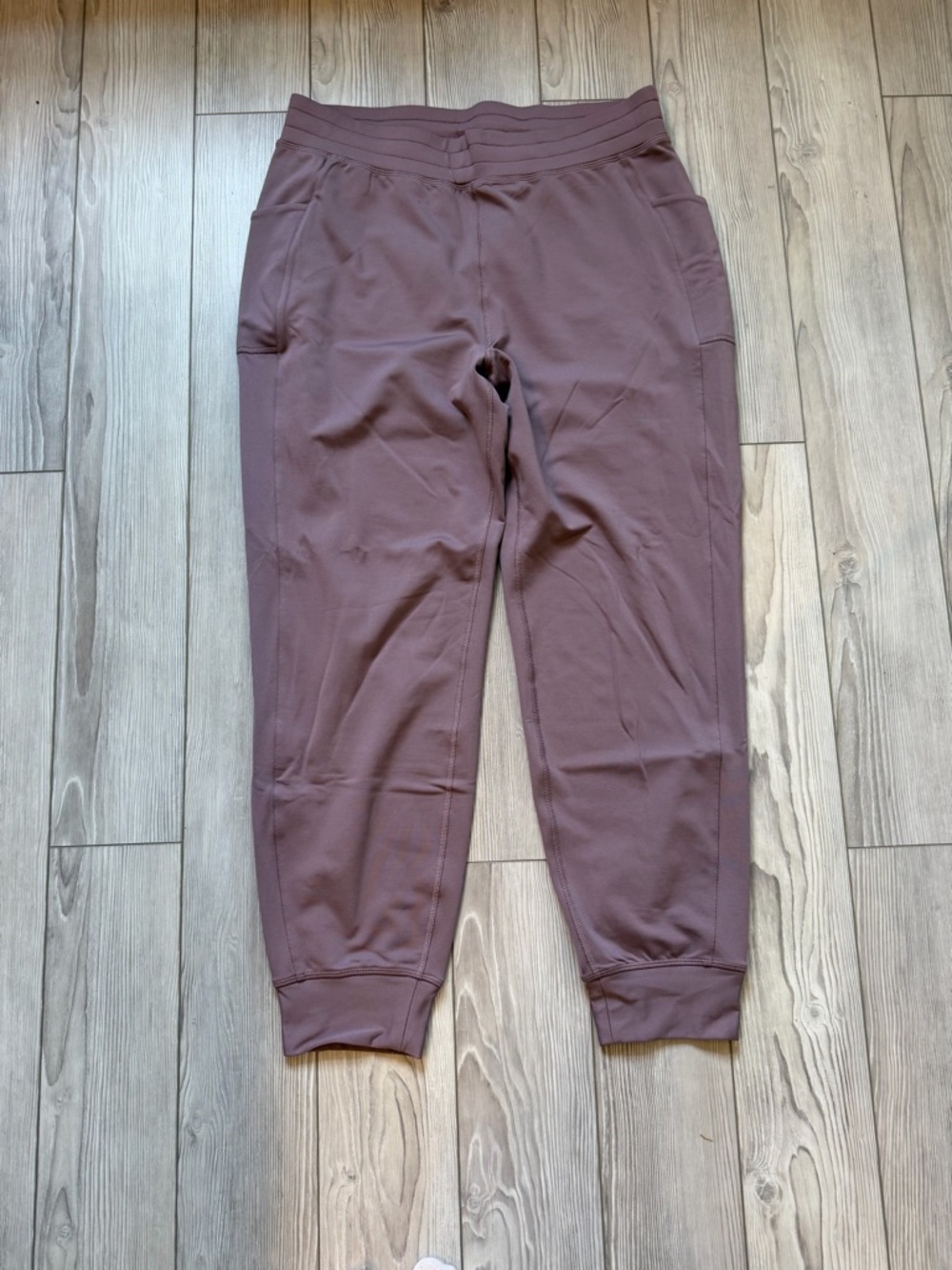 Fabletics fleece lined joggers. Size extra large. Excellent condition